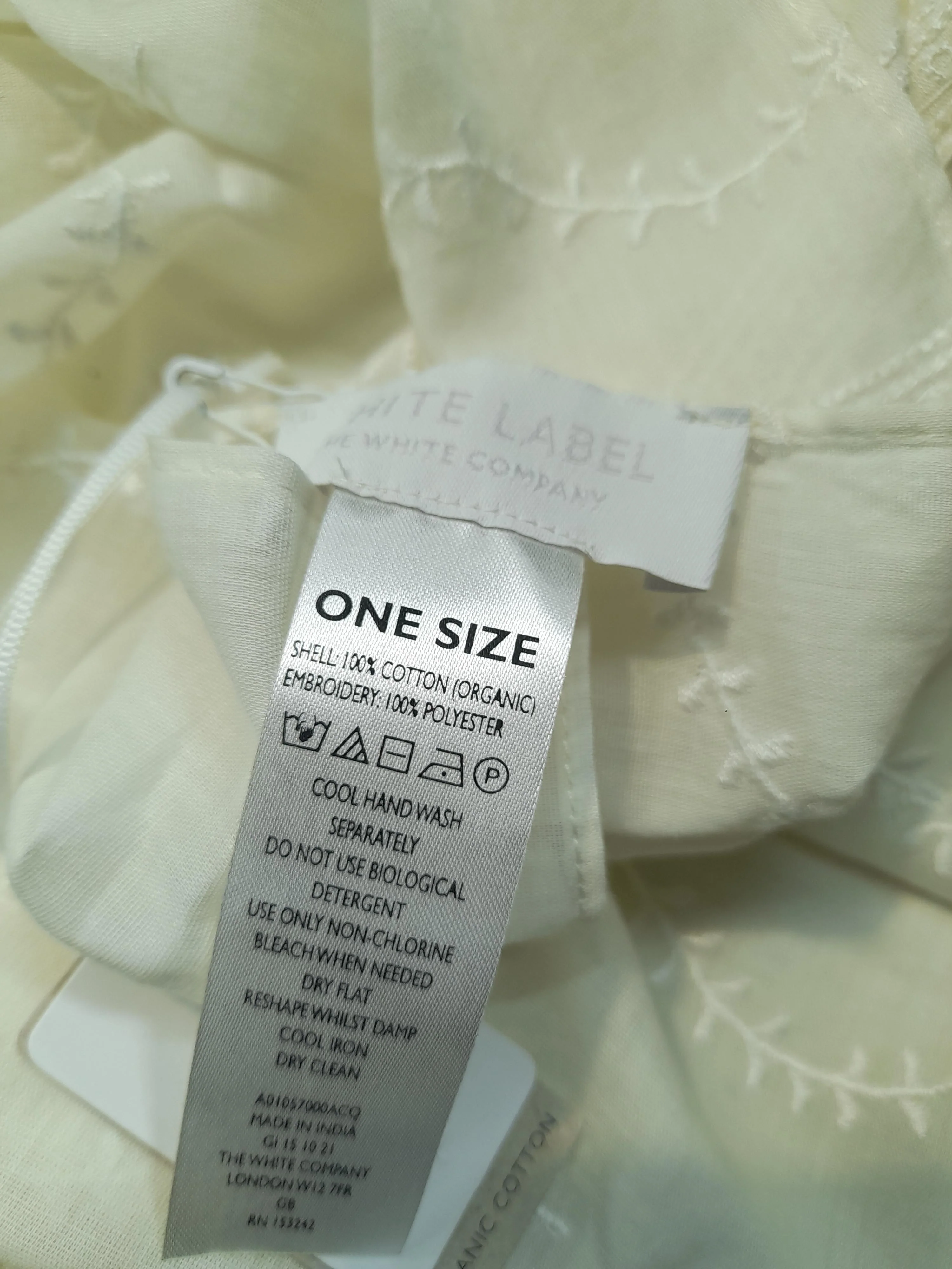 The White Company Women's Scarf Cream Cotton with Polyester Rectangle Scarf - Image 6