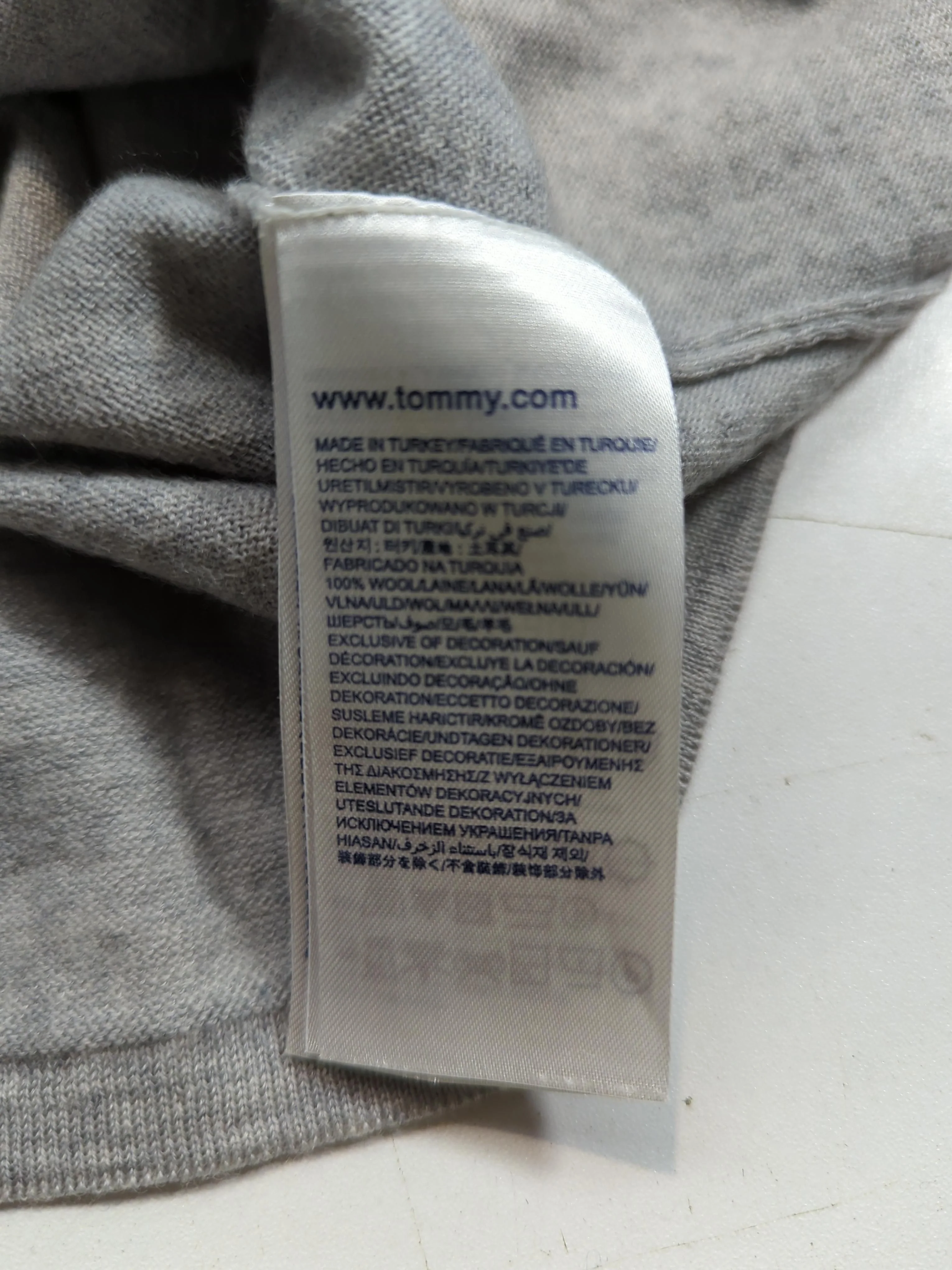 Tommy Hilfiger Men's Jumper XL Grey 100% Wool V-Neck Pullover - Image 6