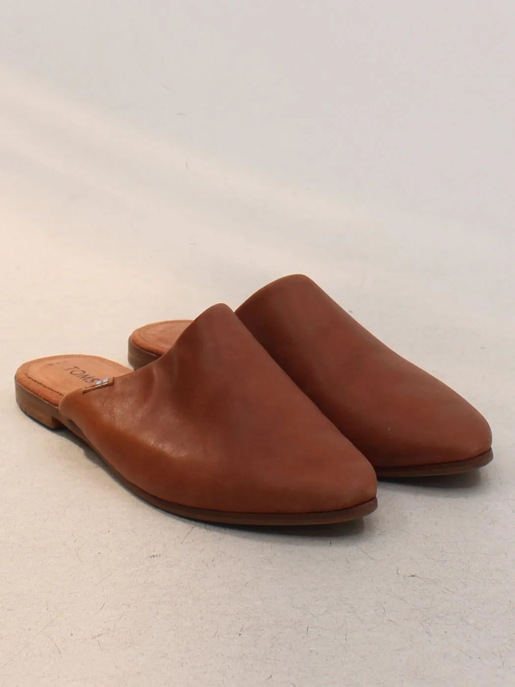 Toms Women's Flat Shoes UK 3 Tan Leather with Suede Slider - Image 4