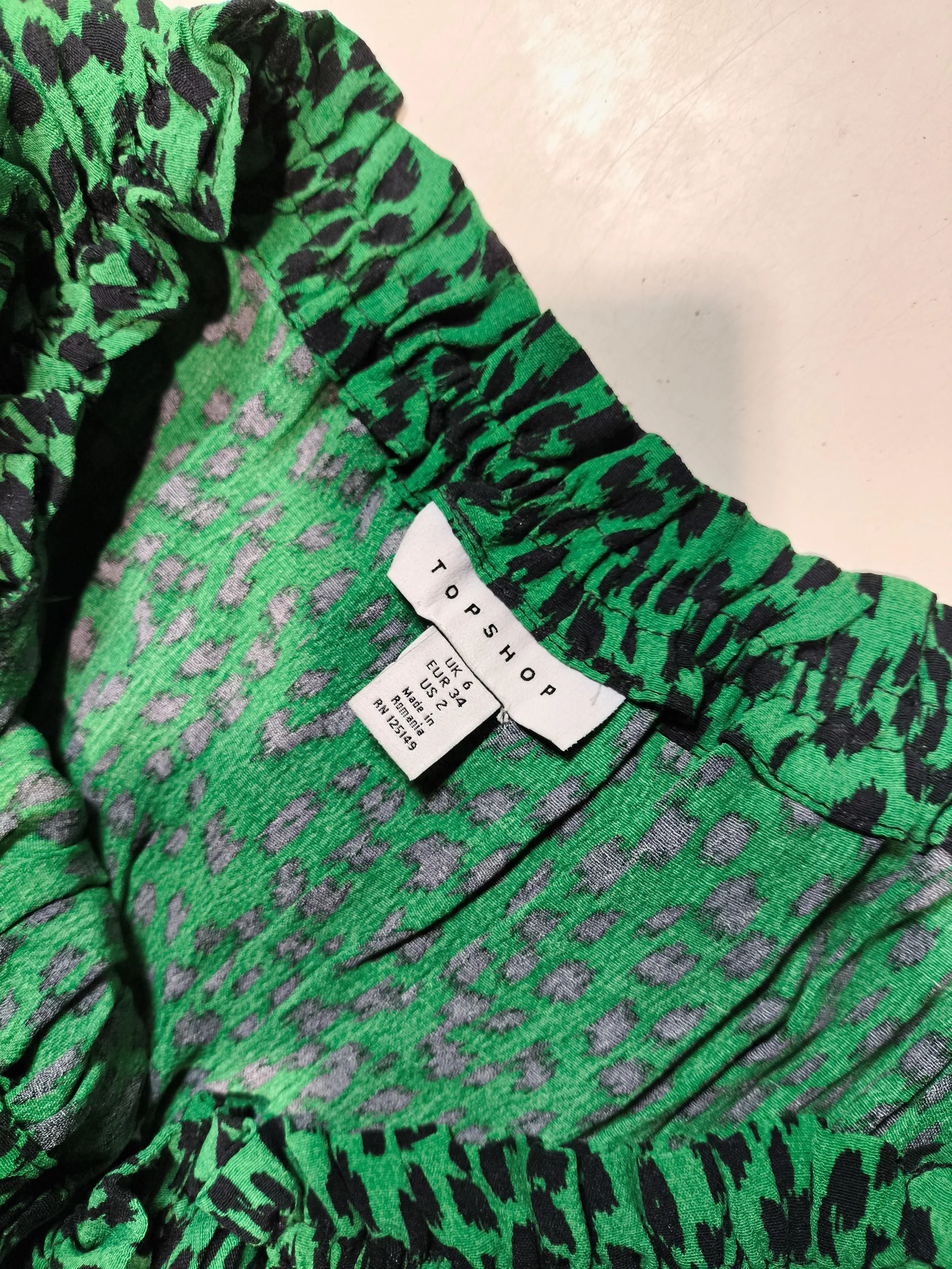 Topshop Women's Top UK 6 Green Viscose with Polyester Cropped - Image 5