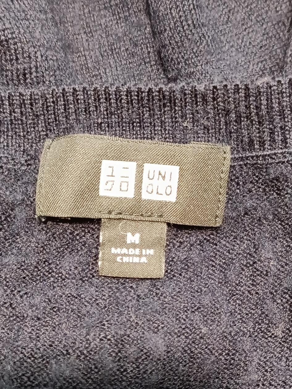 Uniqlo Men's Jumper M Blue 100% Wool V-Neck Pullover - Image 6