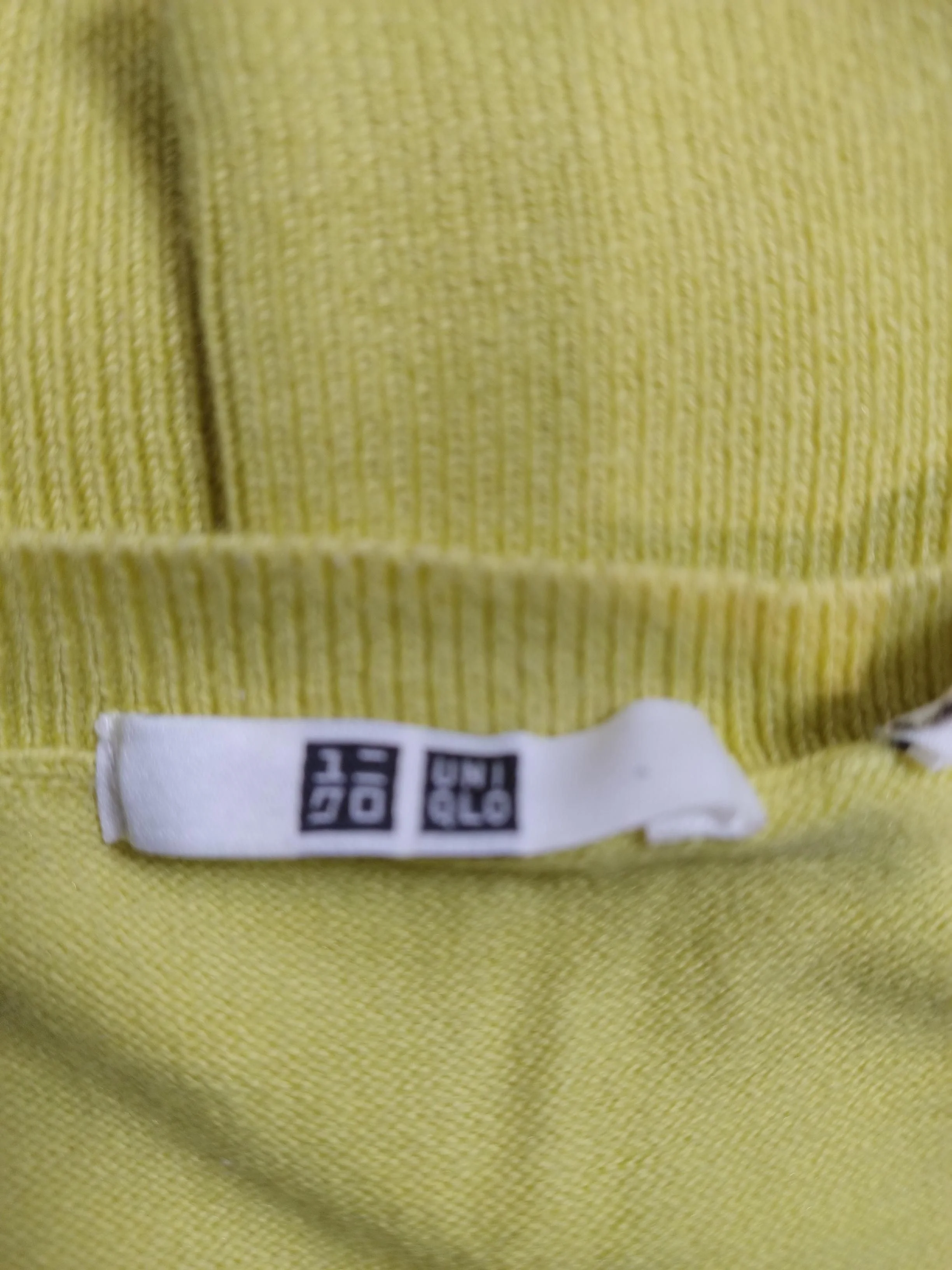Uniqlo Men's Jumper S Yellow Cotton with Polyamide V-Neck Pullover - Image 5