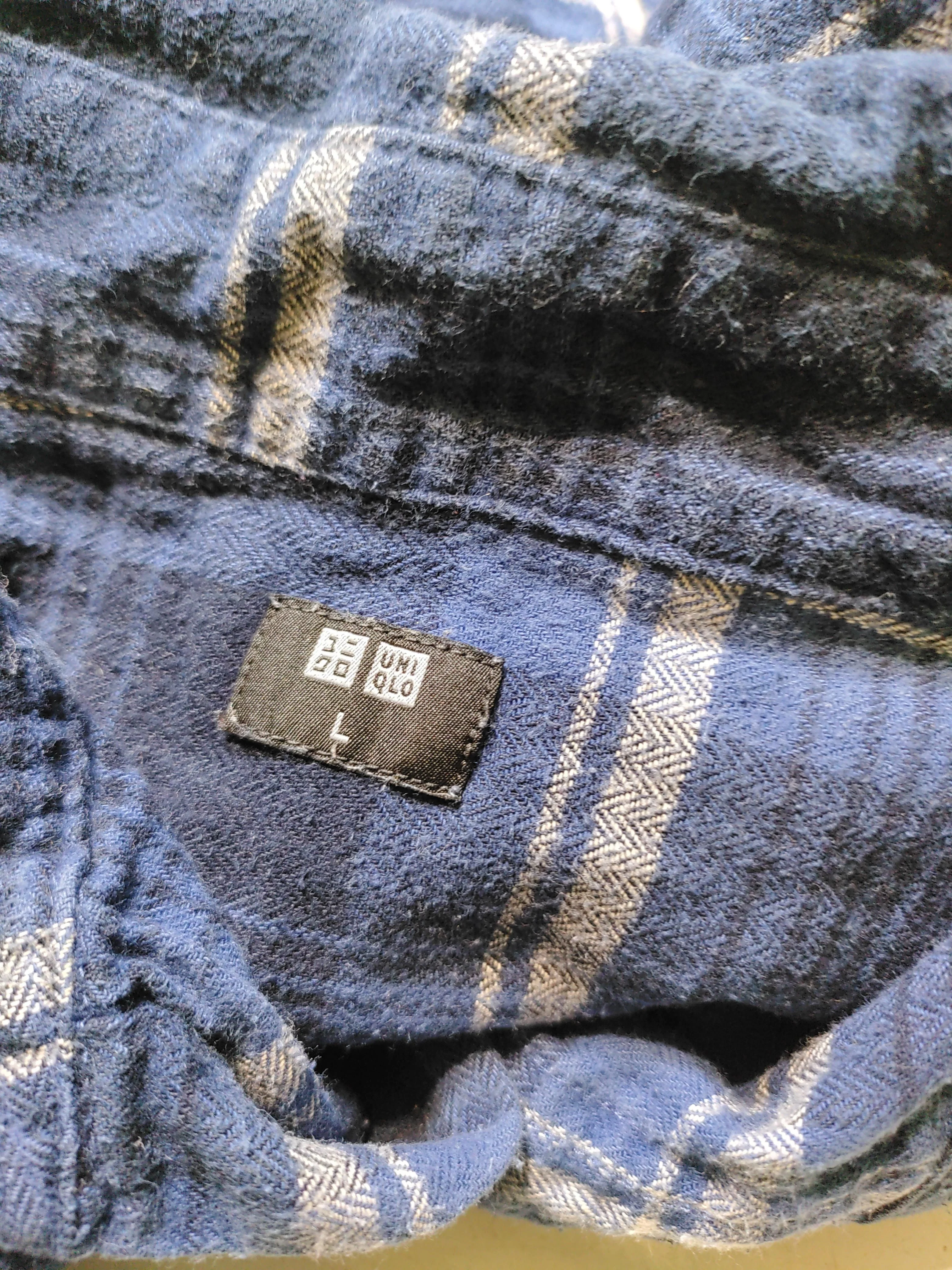 Uniqlo Men's Shirt L Blue Checkered 100% Cotton Basic - Image 5