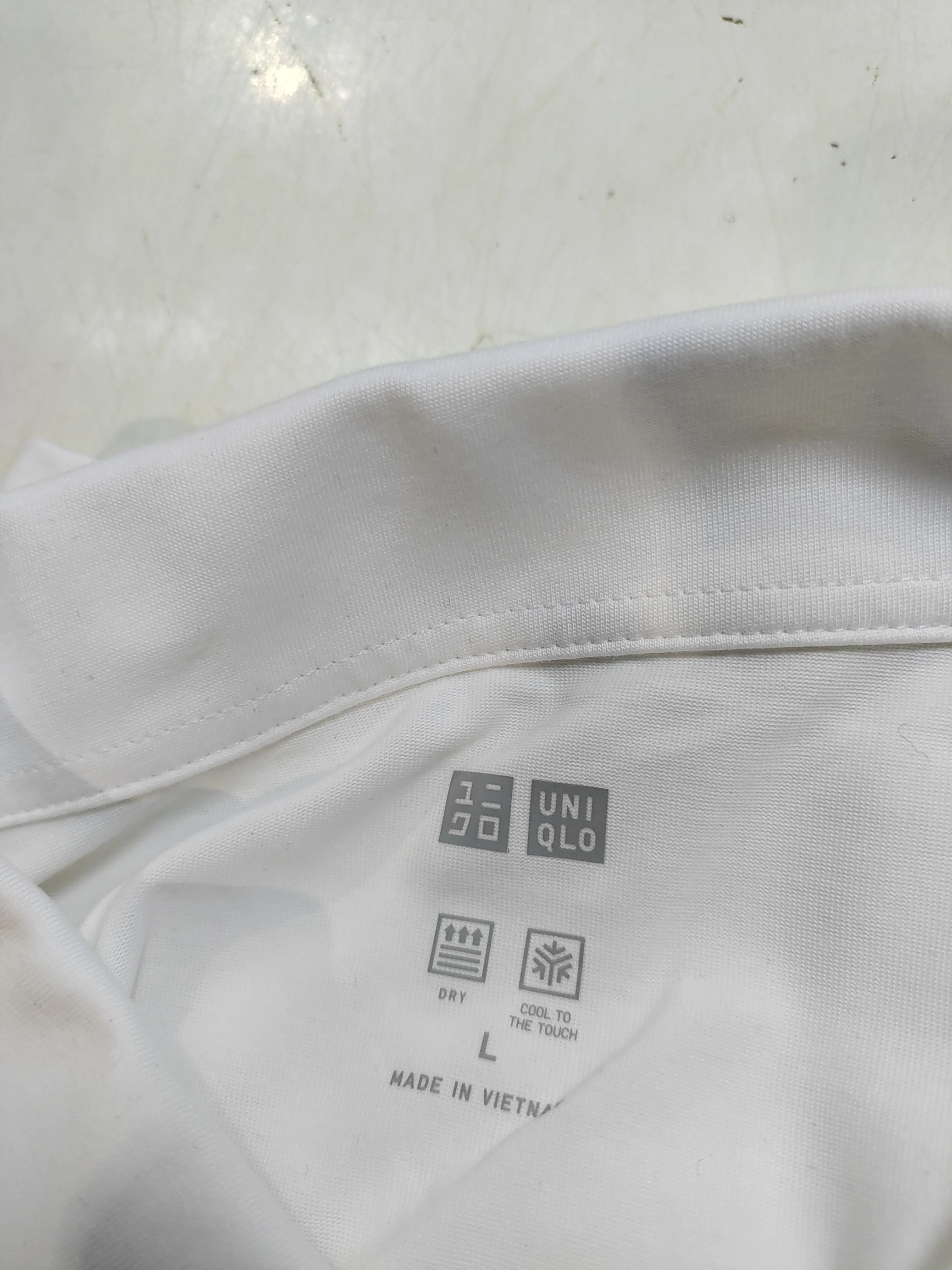 Uniqlo Men's Shirt L White Cotton with Polyester Basic - Image 5