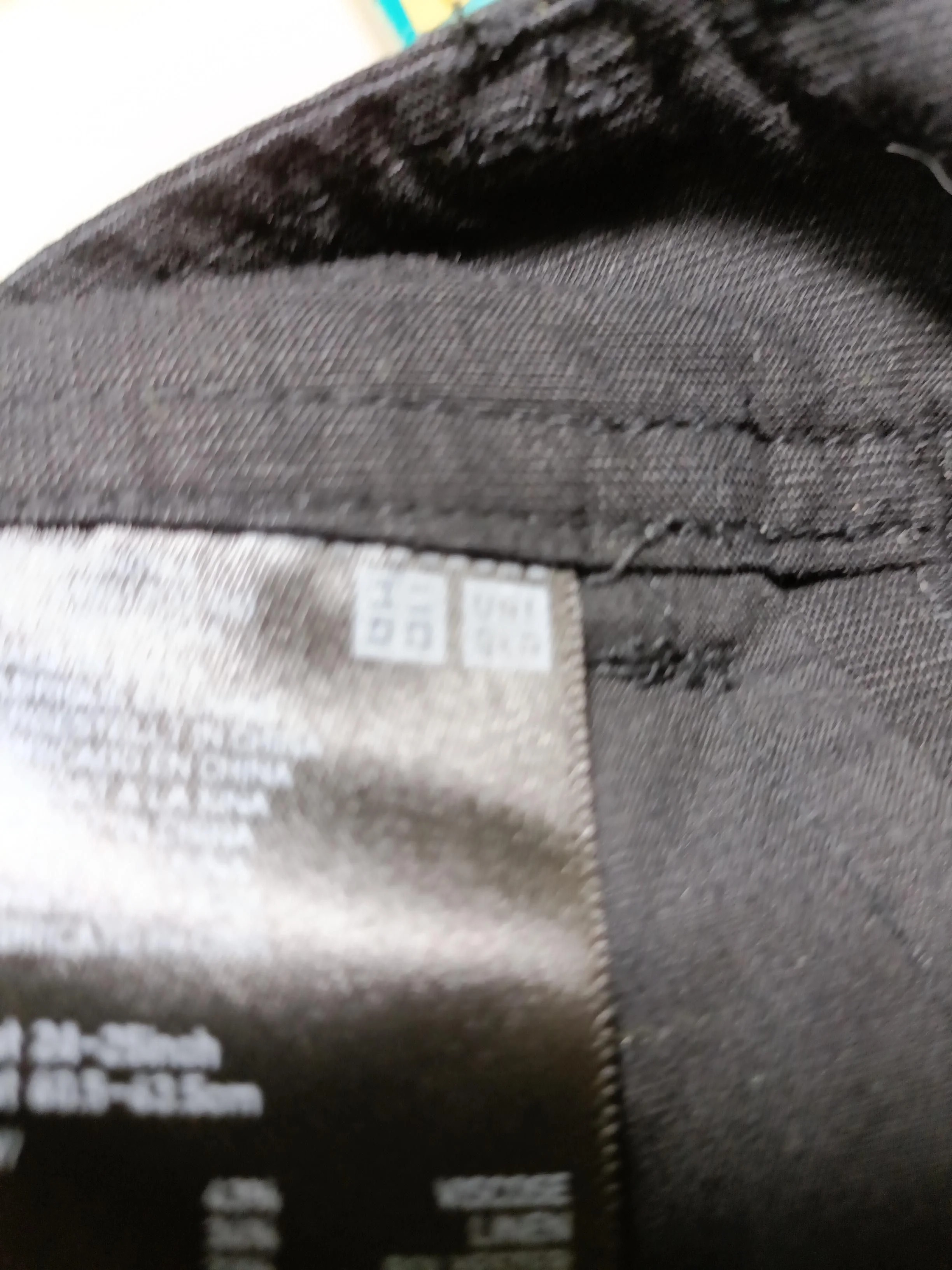 Uniqlo Men's Shorts XS Black Viscose with Linen, Polyester Chino - Image 5