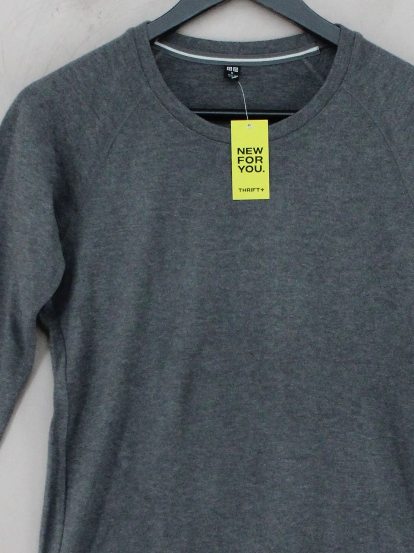 Uniqlo Men's T-Shirt M Grey Acrylic with Rayon, Spandex Basic - Image 3