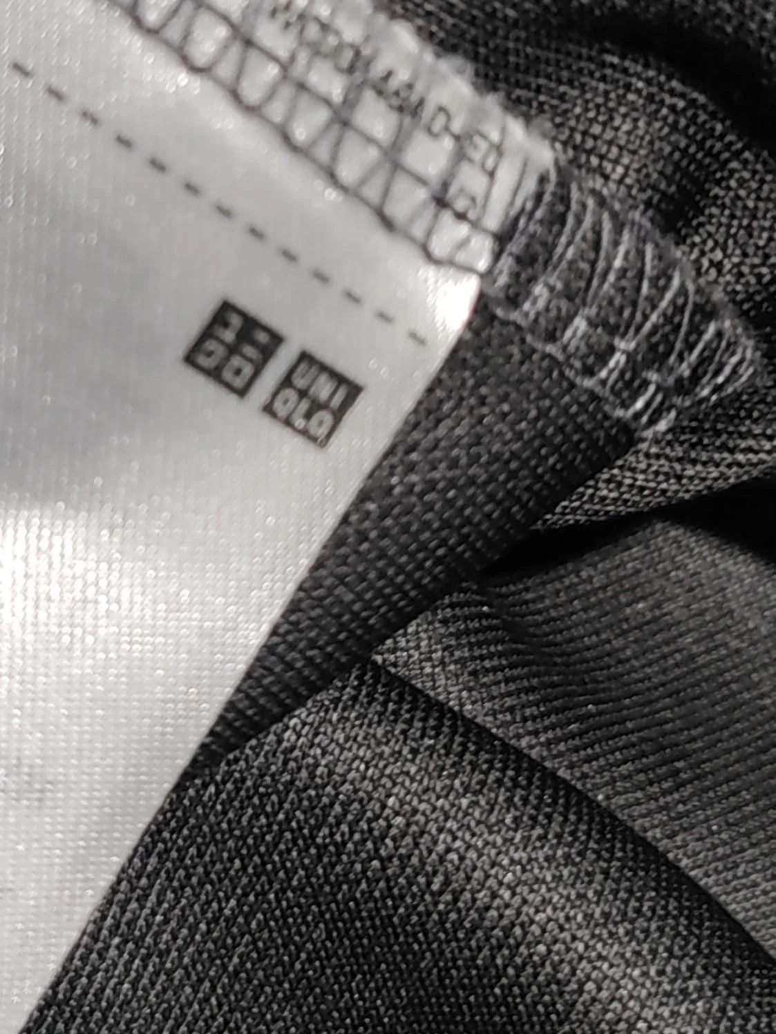 Uniqlo Men's T-Shirt S Black Cotton with Polyester Basic - Image 5