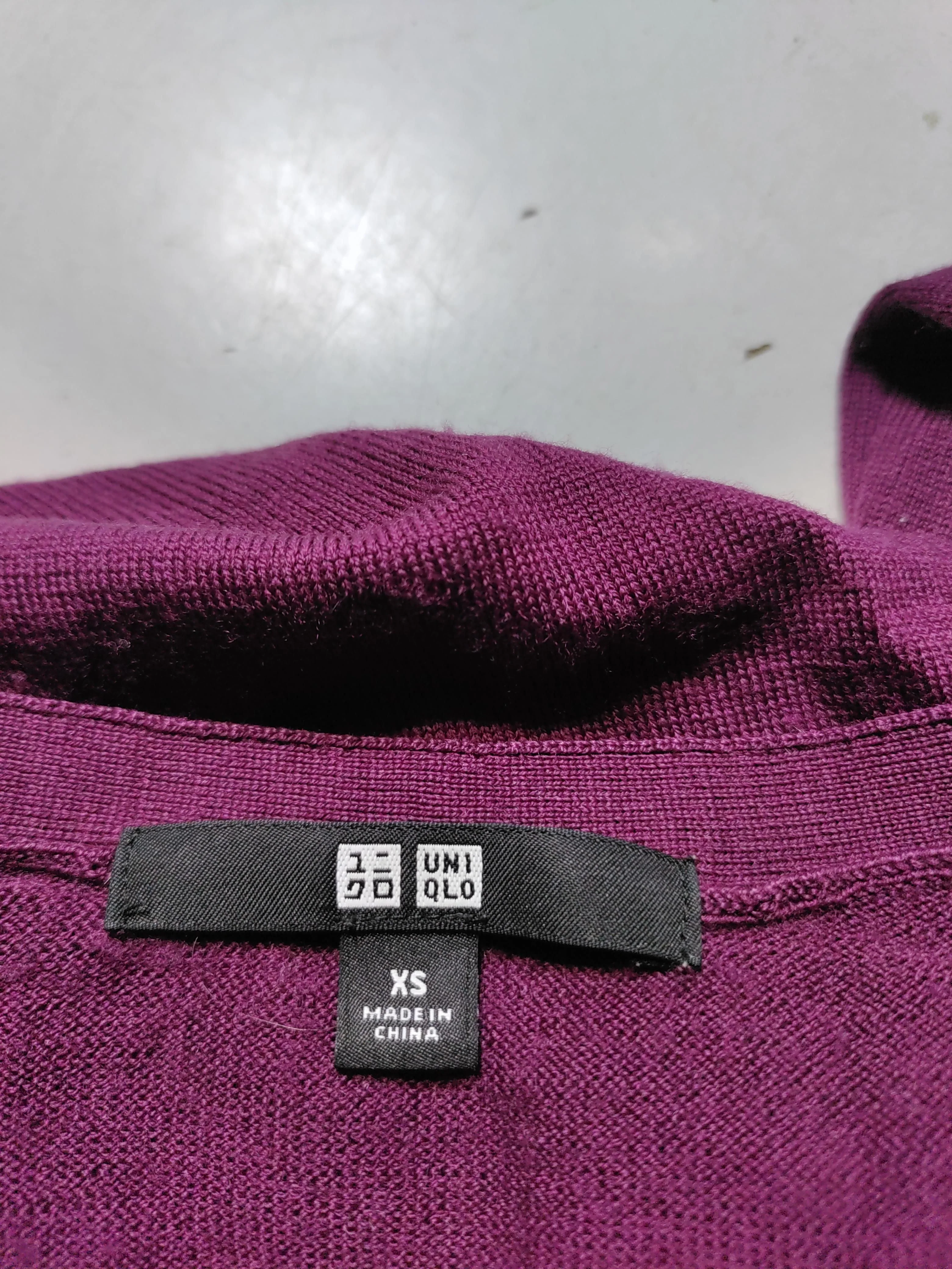 Uniqlo Women's Cardigan XS Red 100% Wool V-Neck Cardigan - Image 6