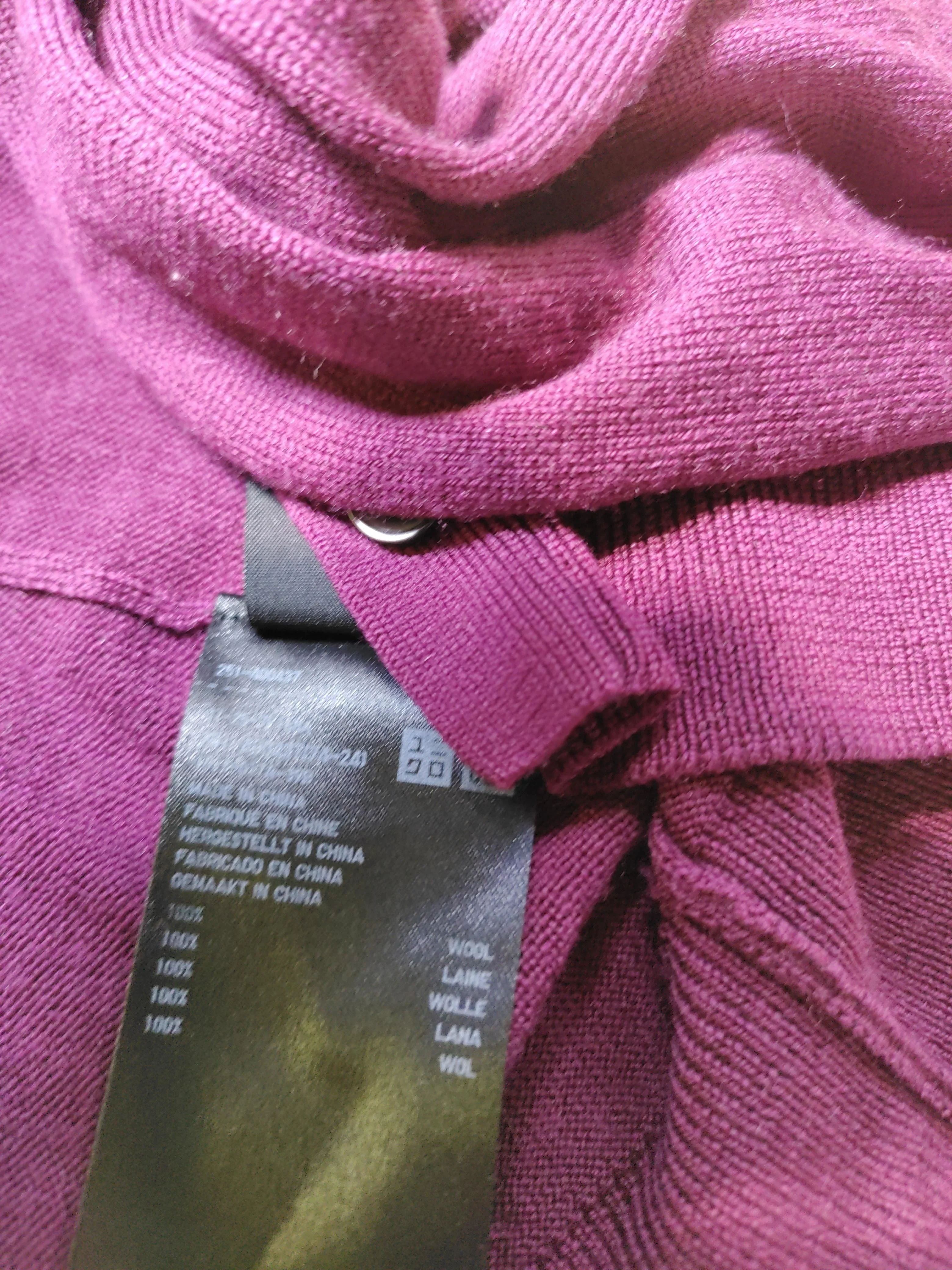 Uniqlo Women's Cardigan XS Red 100% Wool V-Neck Cardigan - Image 7