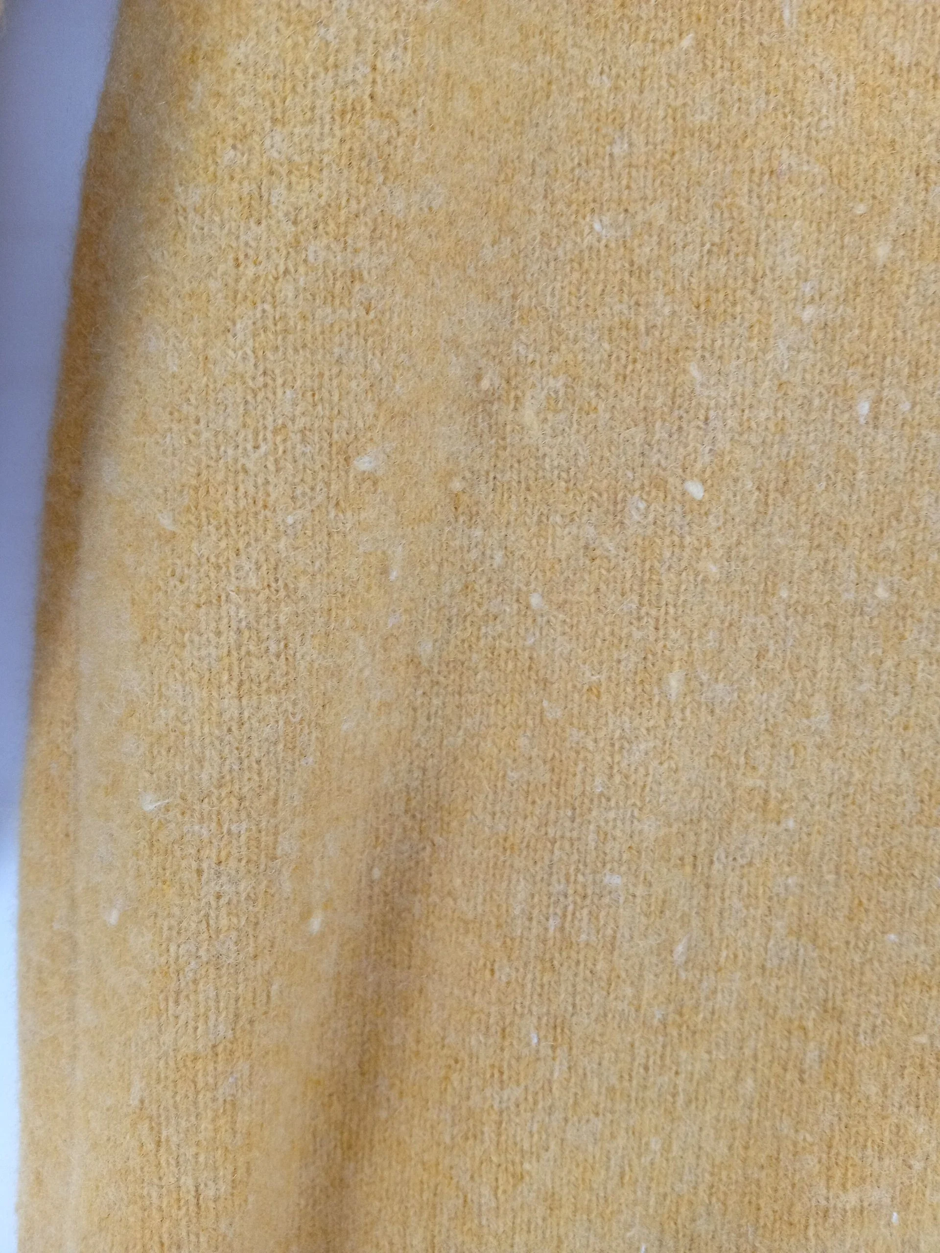 Uniqlo Women's Jumper L Yellow 100% Wool Crew Neck Pullover - Image 5