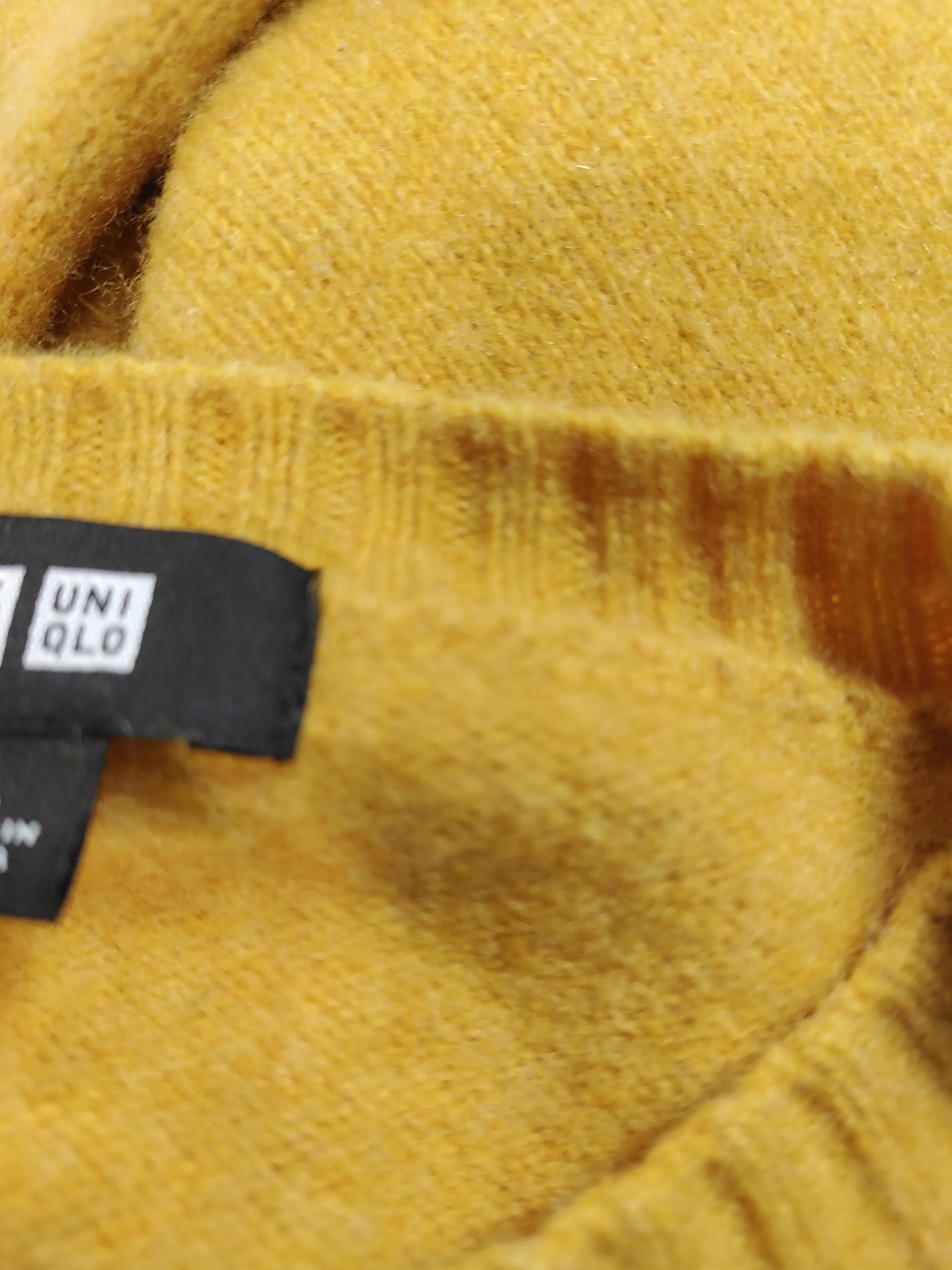 Uniqlo Women's Jumper L Yellow 100% Wool Crew Neck Pullover - Image 6