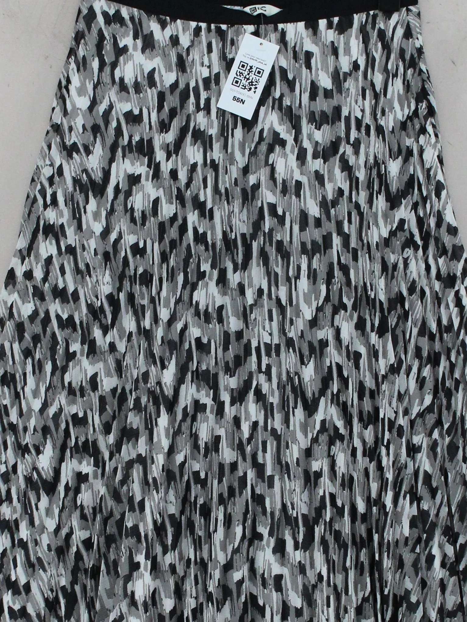 Uniqlo Women's Midi Skirt XS Multi 100% Polyester Midi Pleated - Image 3