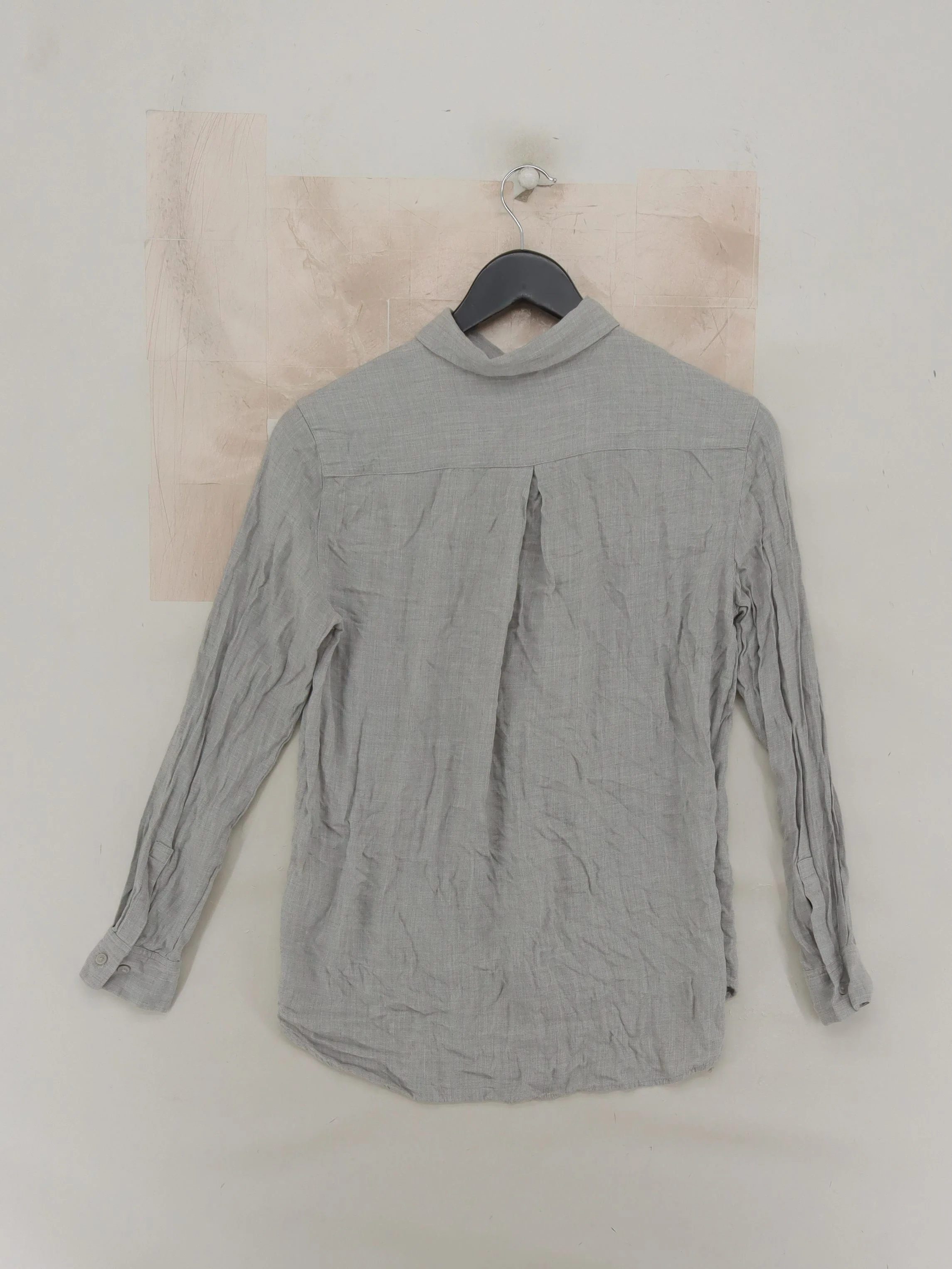 Uniqlo Women's Shirt XS Grey 100% Viscose Long Sleeve Collared Basic - Image 2