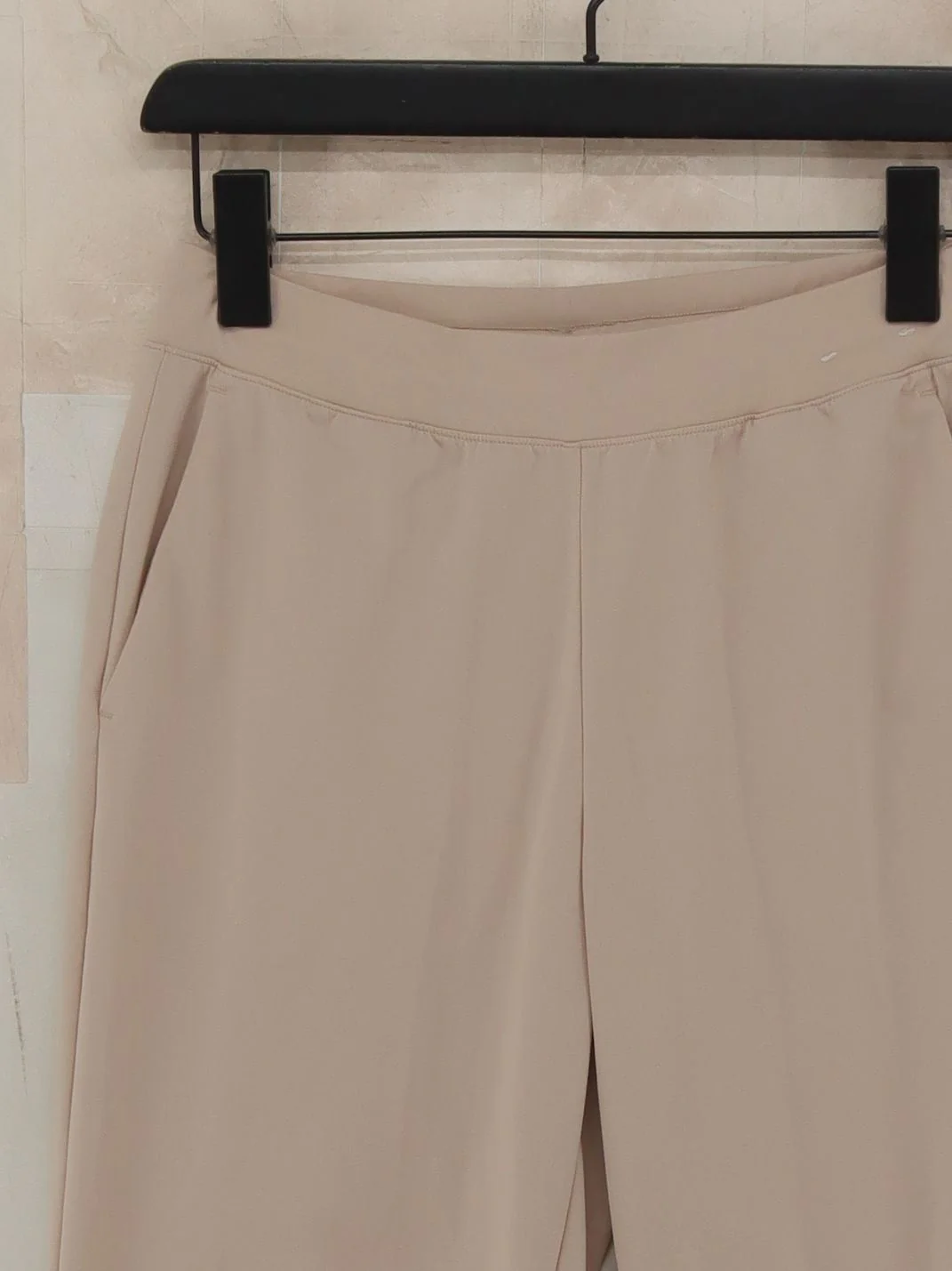 Uniqlo Women's Sports Bottoms S Tan 100% Polyester Tapered Sweatpants - Image 3