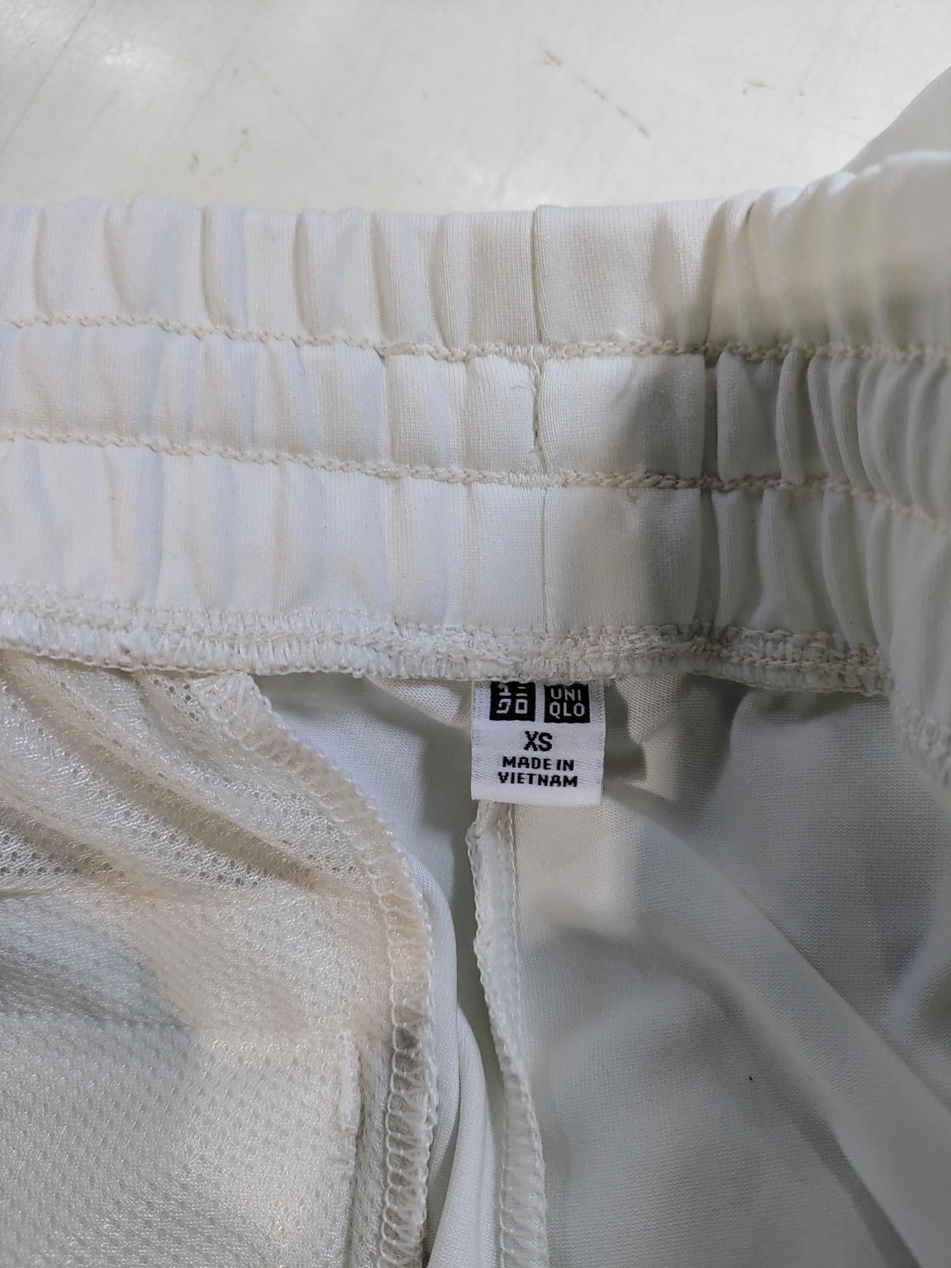 Uniqlo Women's Sports Bottoms XS Cream Elastane with Polyester Sweatpants - Image 6