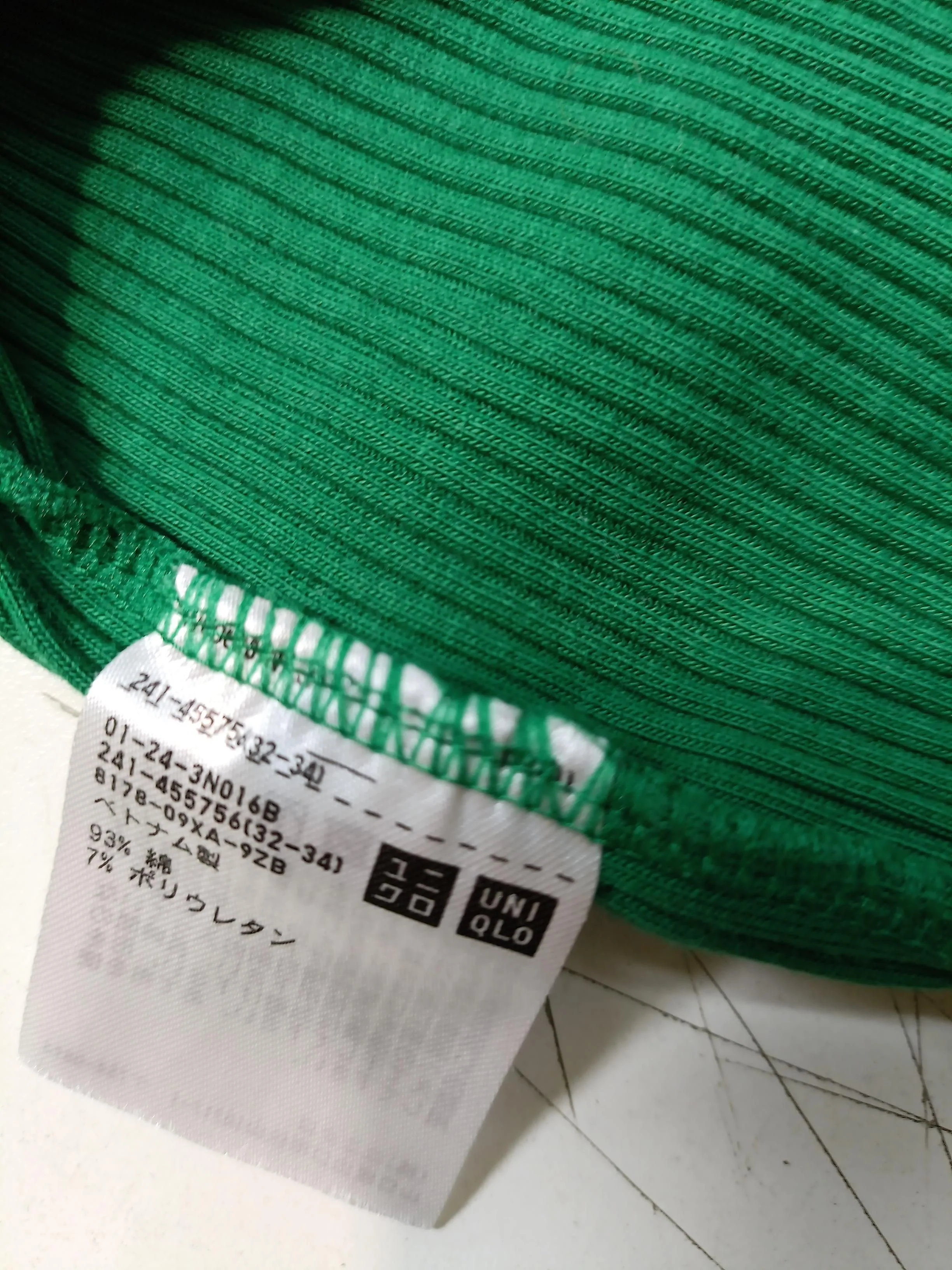Uniqlo Women's T-Shirt L Green Cotton with Elastane Sleeveless Round Neck Basic - Image 5
