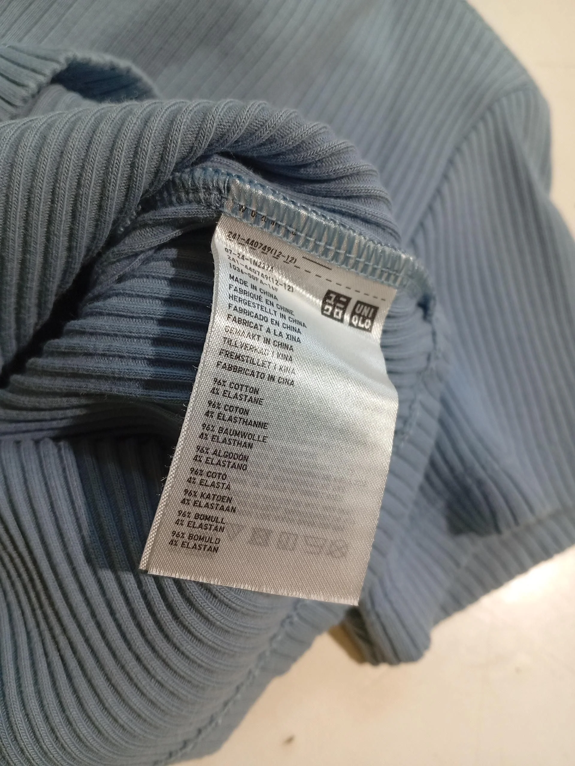 Uniqlo Women's T-Shirt XS Blue Cotton with Elastane Basic - Image 6