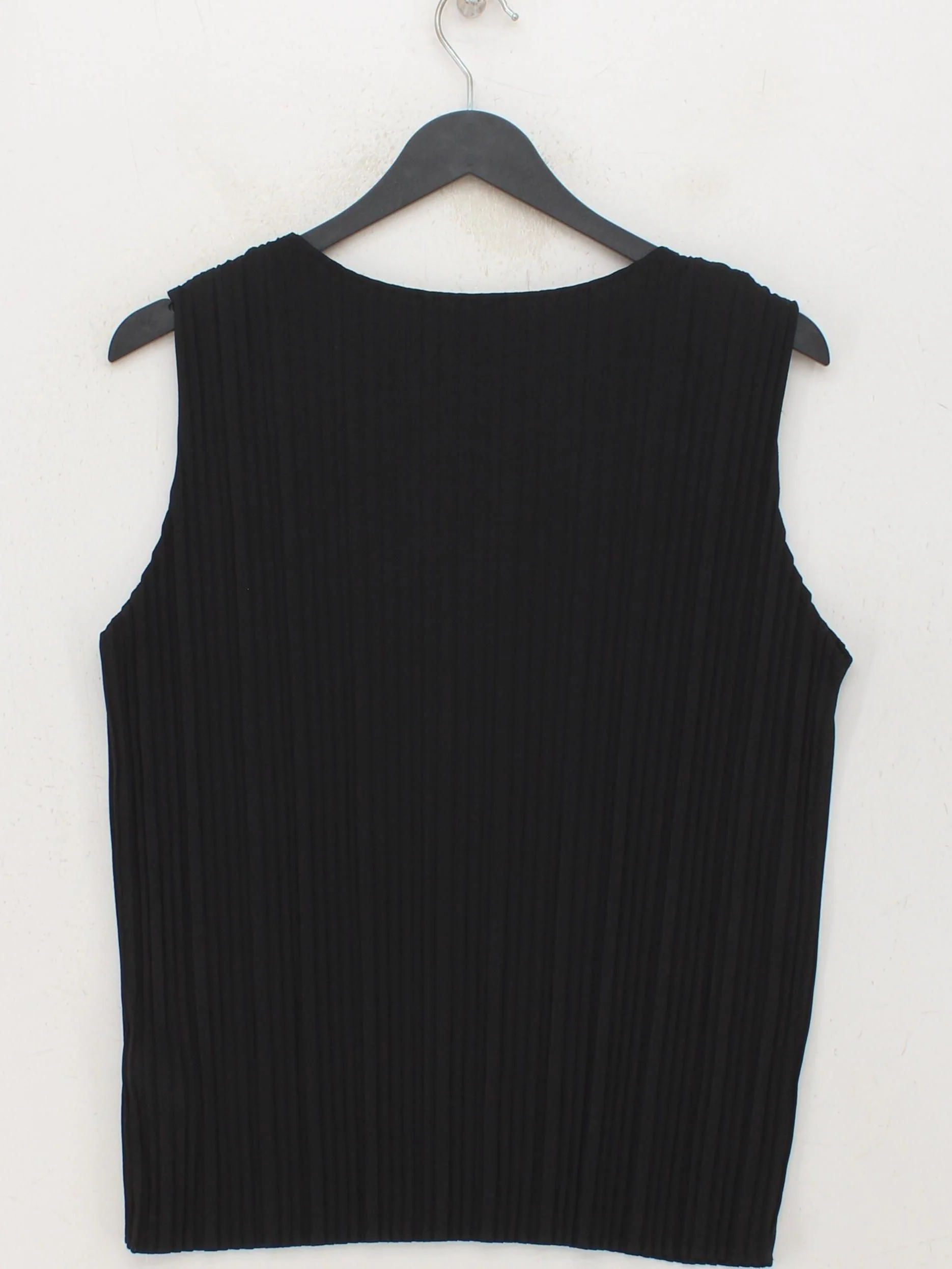 Uniqlo Women's Top M Black Polyester with Elastane Sleeveless Round Neck Basic - Image 2