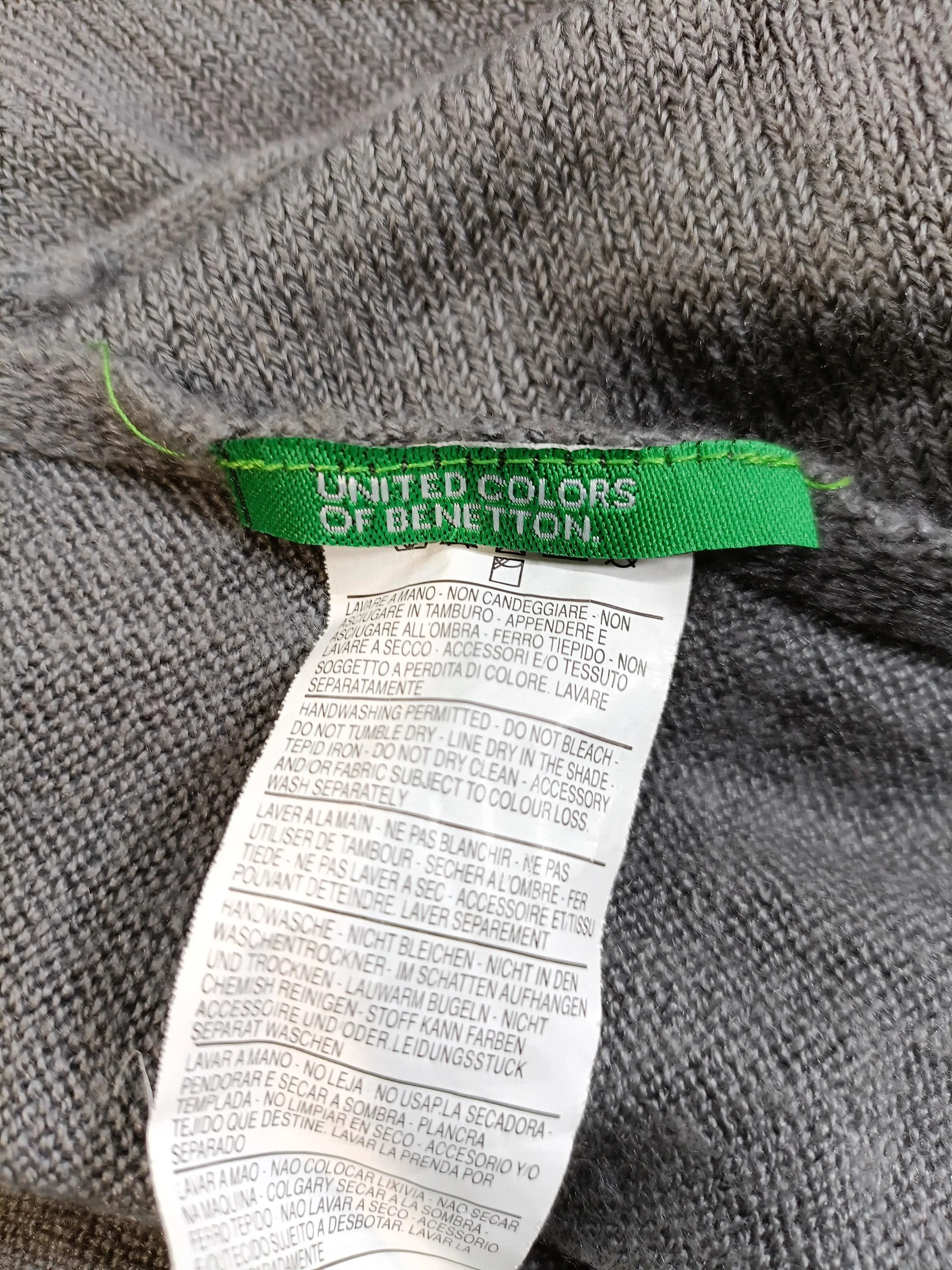 United Colors Of Benetton Men's Scarf Grey 100% Viscose Scarf - Image 7