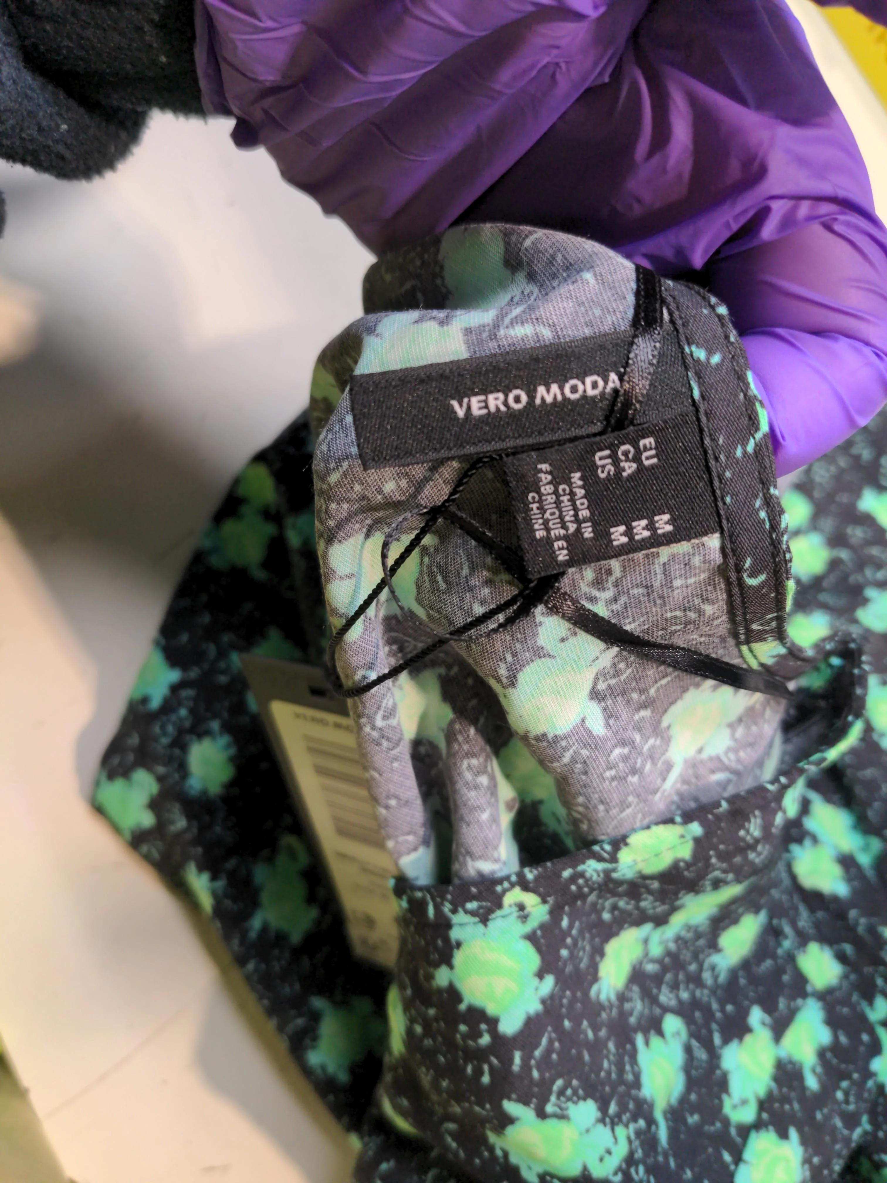 Vero Moda Bodycon Midi Dress M in Black - Image 5