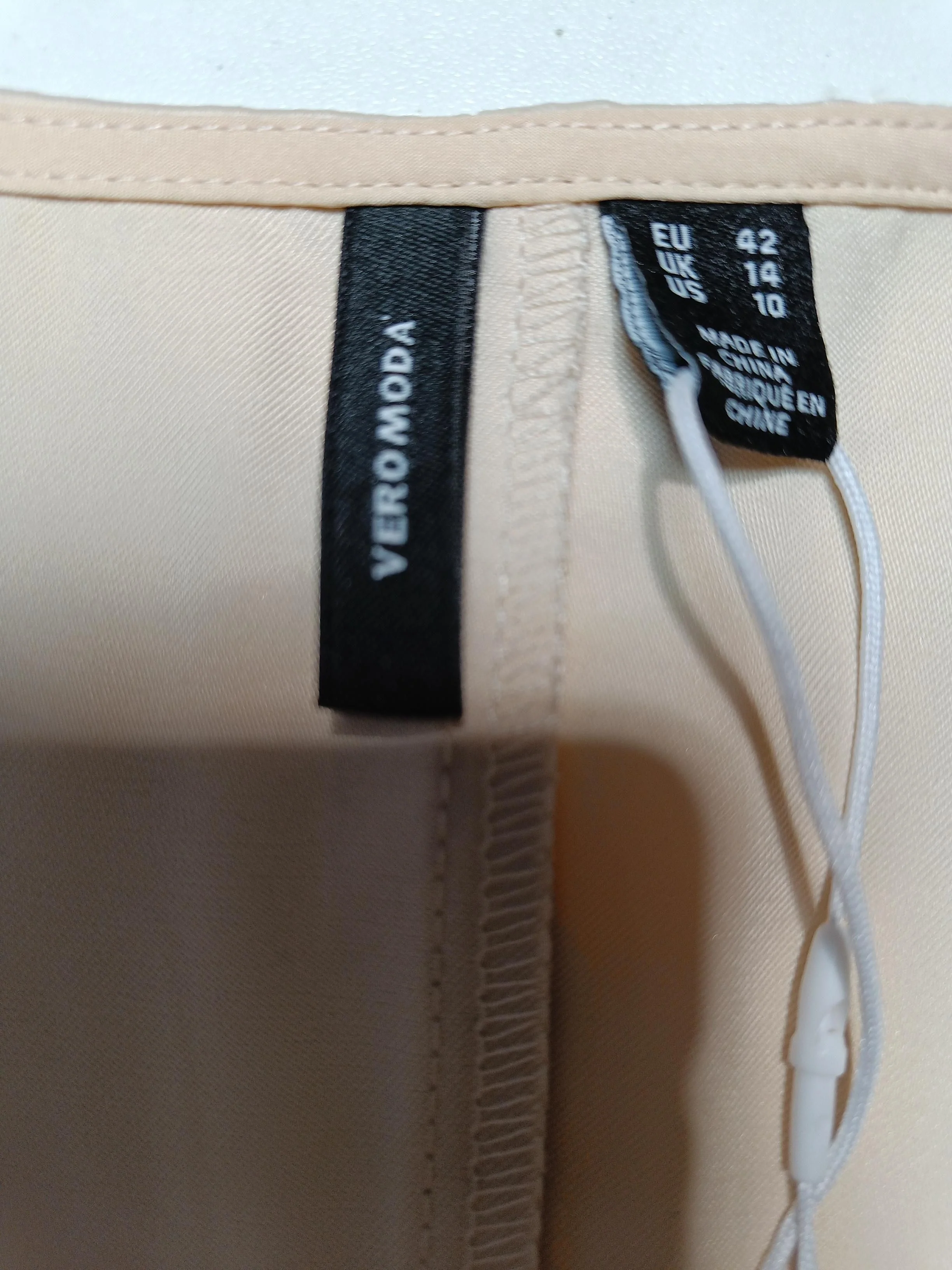Vero Moda Women's Top UK 14 Cream 100% Other Sleeveless Square Neck Cropped - Image 5