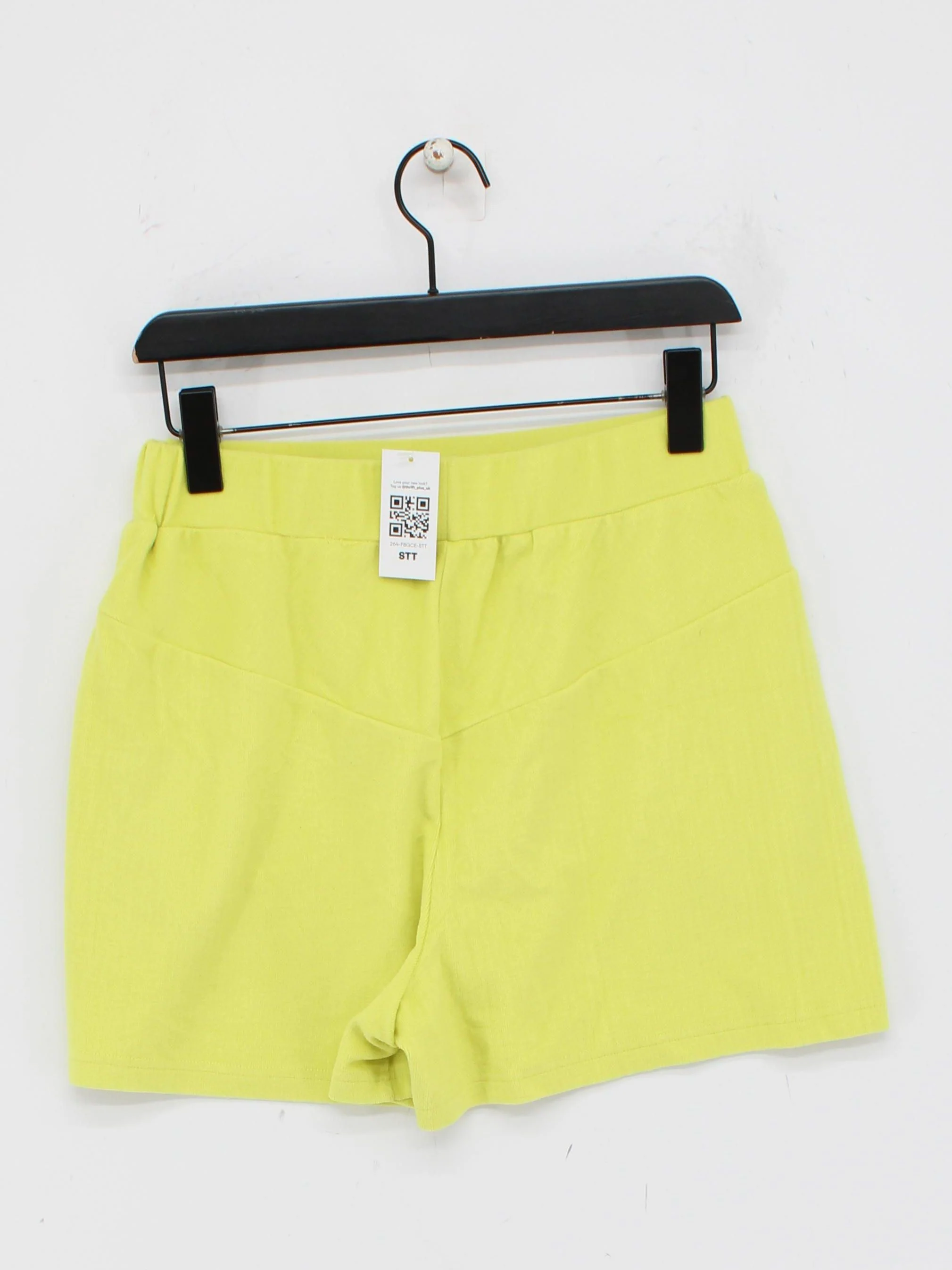 Walter Baker Women's Shorts L Yellow Polyester with Rayon, Spandex Sweat - Image 2